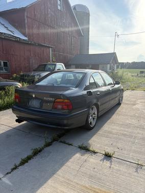 Silver 2000 BMW 528 i