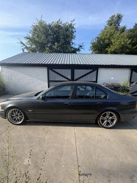 Silver 2000 BMW 528 i