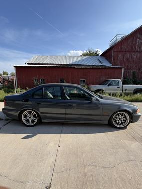 Silver 2000 BMW 528 i