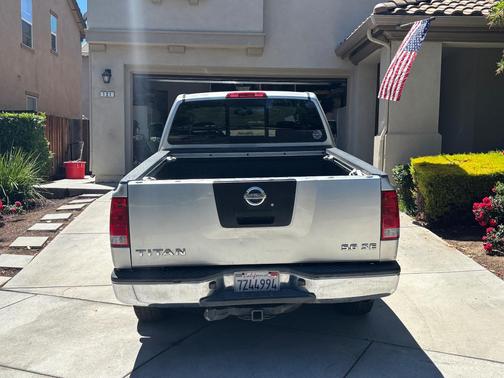 Silver 2004 Nissan Titan SE King Cab