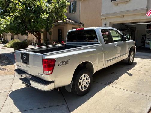 Silver 2004 Nissan Titan SE King Cab