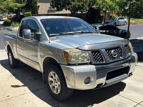 Silver 2004 Nissan Titan SE King Cab