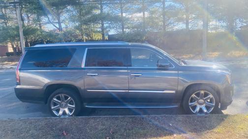 2019 Cadillac Escalade ESV Luxury