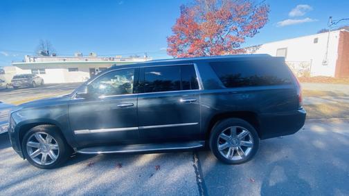 2019 Cadillac Escalade ESV Luxury