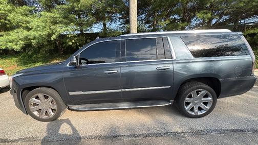 2019 Cadillac Escalade ESV Luxury