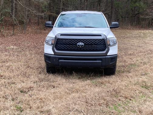 White 2019 Toyota Tundra SR