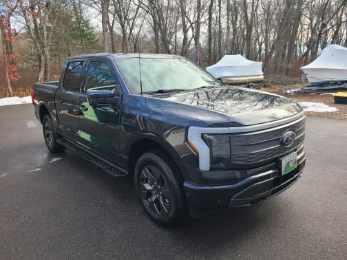 Black 2022 Ford F-150 Lightning LARIAT