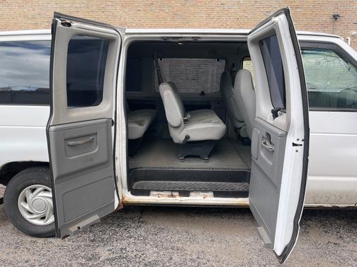 2003 Ford E150 XLT Wagon