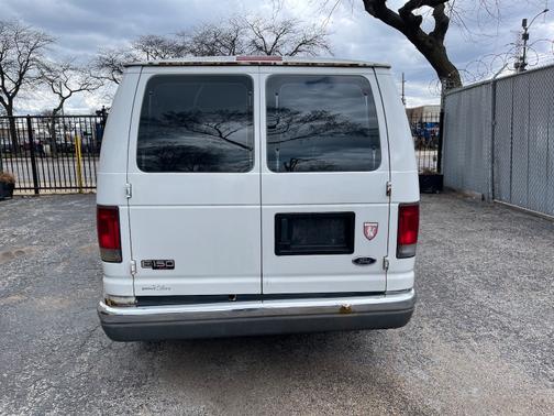 2003 Ford E150 XLT Wagon