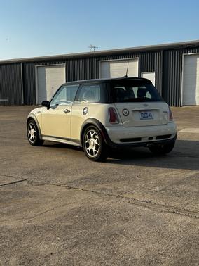 2006 MINI Cooper S Base