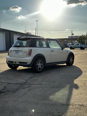 2006 MINI Cooper S Base