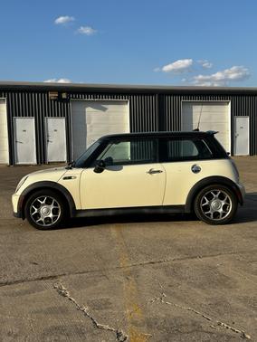 2006 MINI Cooper S Base