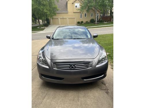 2010 INFINITI G37 x