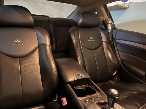 2010 INFINITI G37 x