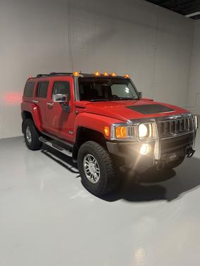 Red 2007 Hummer H3 Base