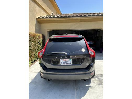Photo 2 of 10 of 2011 Volvo XC60 T6