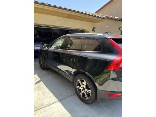 Photo 5 of 10 of 2011 Volvo XC60 T6