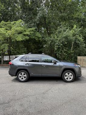 2020 Toyota RAV4 Hybrid XLE