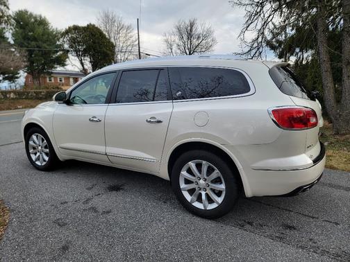 Beige 2014 Buick Enclave Premium