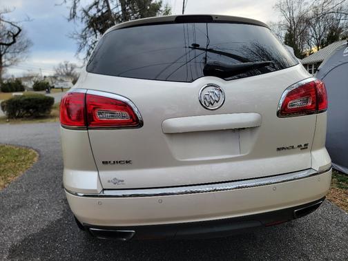 Beige 2014 Buick Enclave Premium
