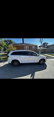 White 2016 Dodge Journey Crossroad