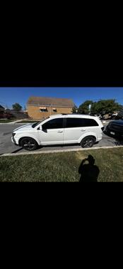 White 2016 Dodge Journey Crossroad