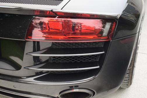 Black 2012 Audi R8 5.2 quattro