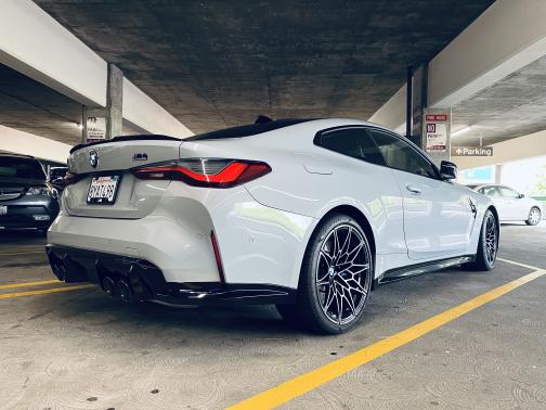 Photo 5 of 30 of 2022 BMW M4 Competition xDrive