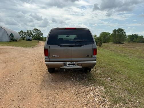 Gray 2005 Ford Excursion Limited