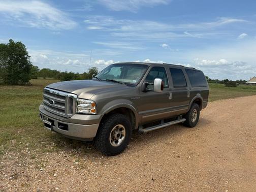 Gray 2005 Ford Excursion Limited