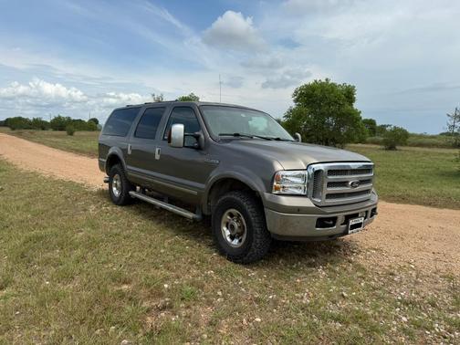 Gray 2005 Ford Excursion Limited
