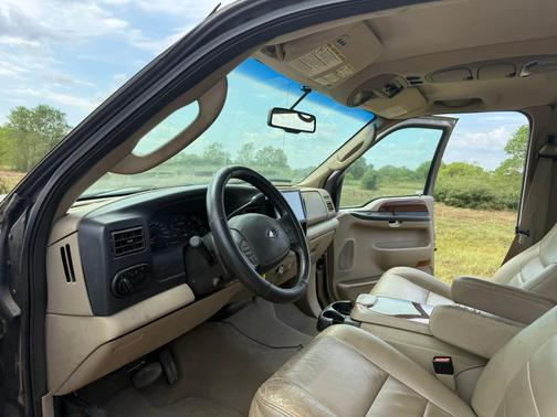 Gray 2005 Ford Excursion Limited