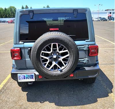 2024 Jeep Wrangler Sahara