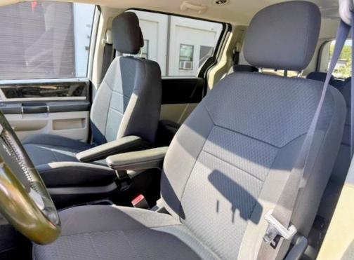 2010 Dodge Grand Caravan Hero