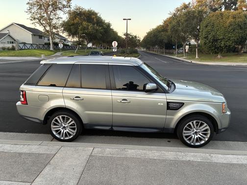 Gray 2013 Land Rover Range Rover Sport HSE