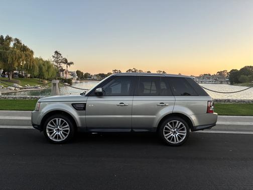 Gray 2013 Land Rover Range Rover Sport HSE