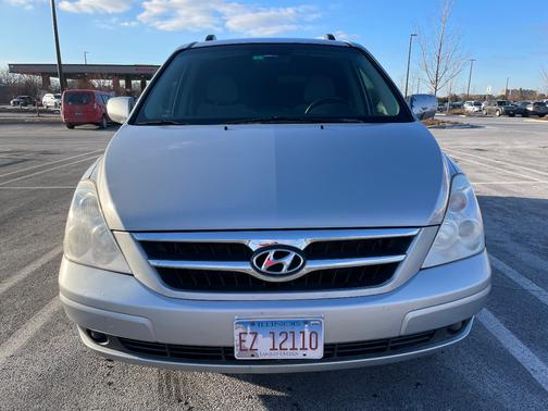 2008 Hyundai Entourage GLS