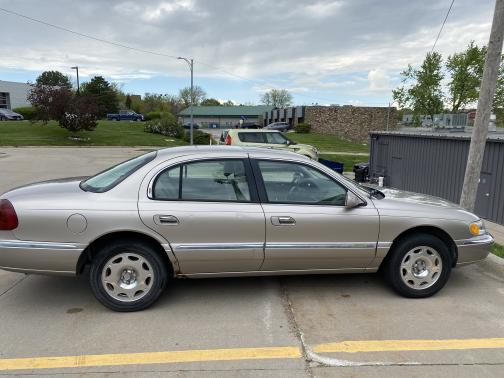 2002 Lincoln Continental Base