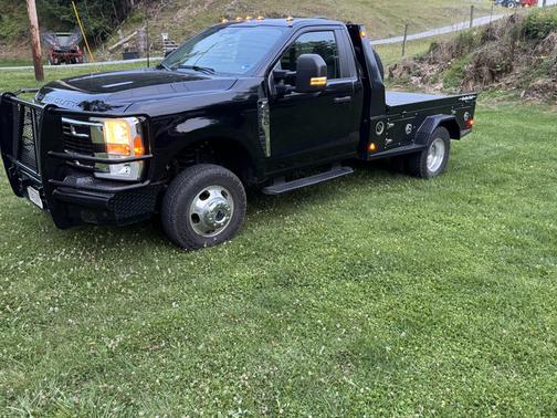 Black 2023 Ford F-350 XLT