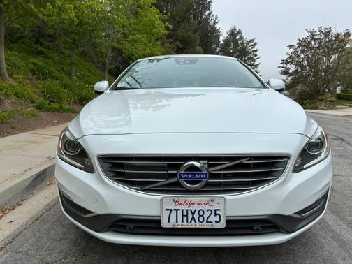 White 2016 Volvo S60 Inscription T5 Drive-E Platinum