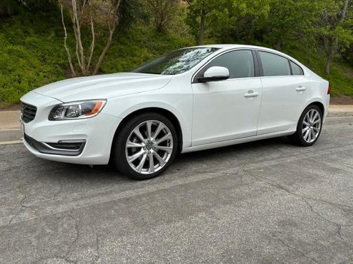 White 2016 Volvo S60 Inscription T5 Drive-E Platinum