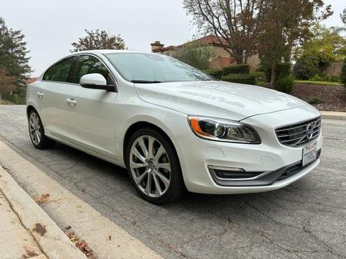 White 2016 Volvo S60 Inscription T5 Drive-E Platinum