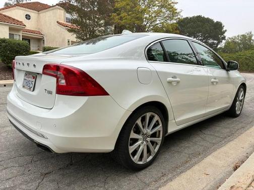White 2016 Volvo S60 Inscription T5 Drive-E Platinum