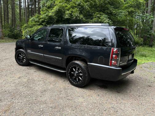 2011 GMC Yukon XL Denali