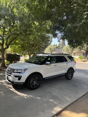 White 2018 Ford Explorer Platinum