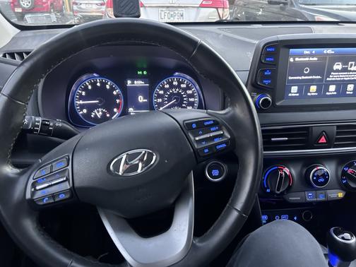 2020 Hyundai KONA SEL Plus
