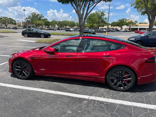 2023 Tesla Model S Plaid