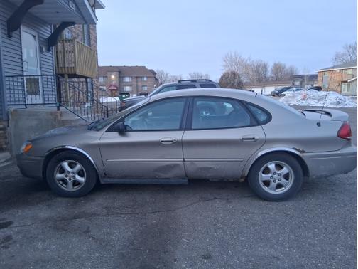 2005 Ford Taurus SE