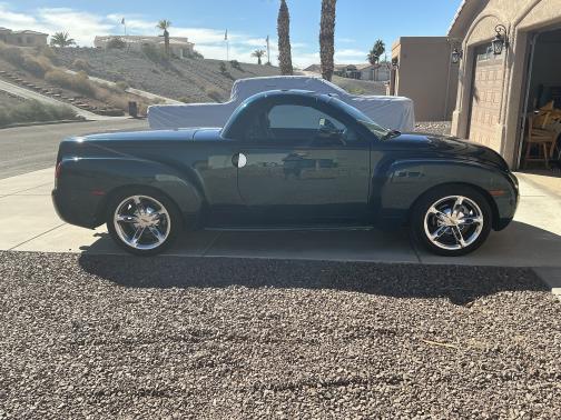2005 Chevrolet SSR Base