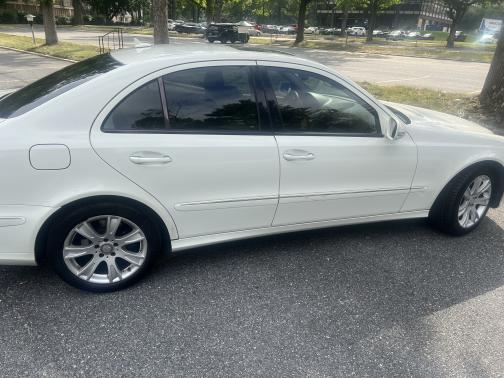 White 2009 Mercedes-Benz E-Class E 350 4MATIC